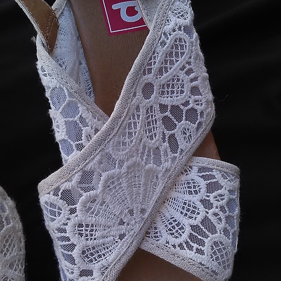 Pop Lace Crochet Wedge Sandals Ivory SZ 8M - Picture 2 of 8
